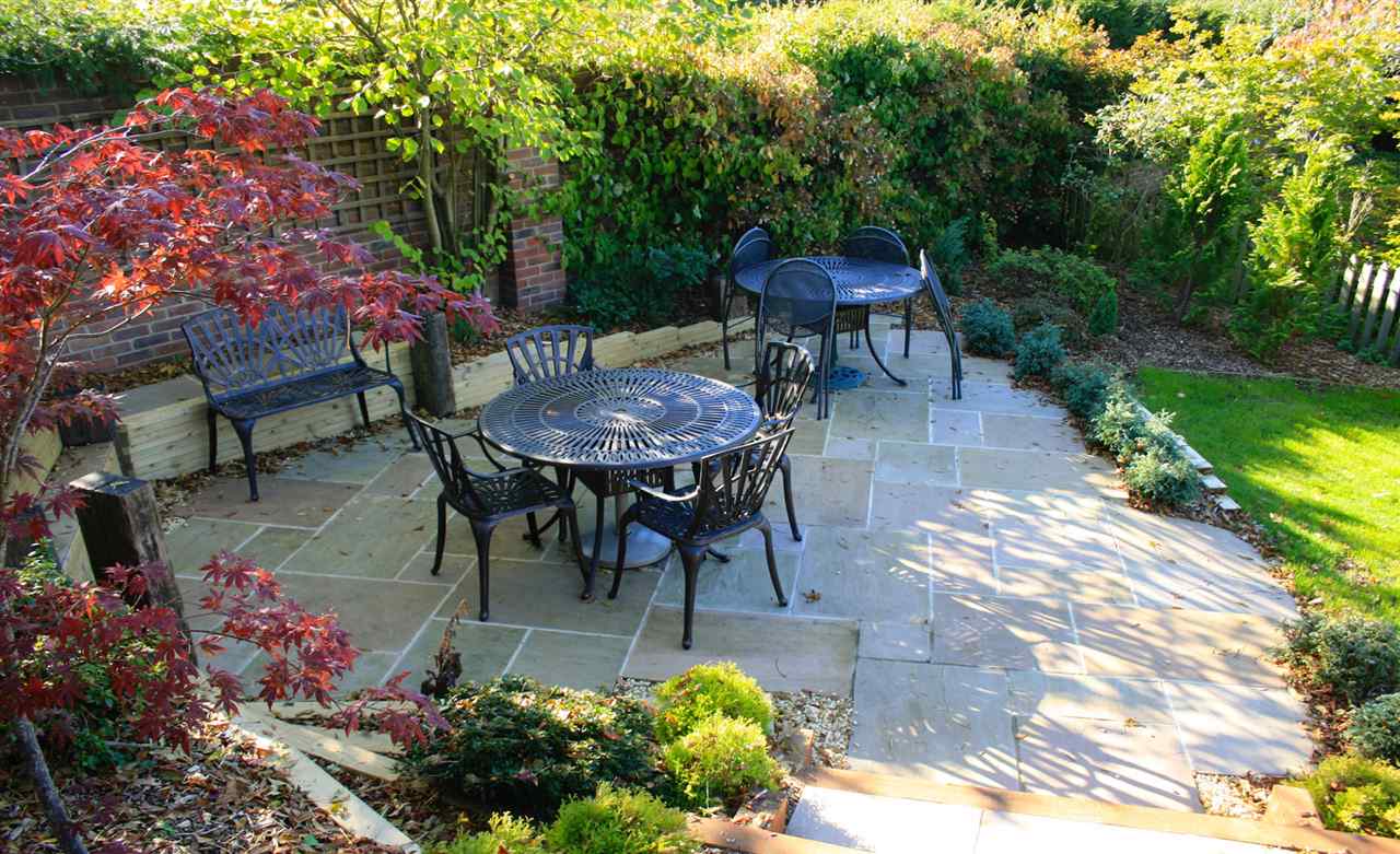 resized-2349823-Criddlestyle Cottage garden.jpg